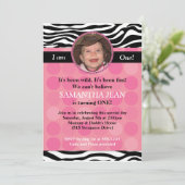 モダンなピンクのシマウマの写真の誕生日の招待状 招待状 (スタンド正面)