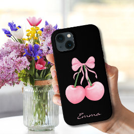 モダンなピンクのチェリーとリボンのカスタムデザイン iPhone 13ケース
