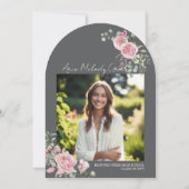 モダンなピンクのバラのスクリプト写真 卒業式 招待状 (裏面)