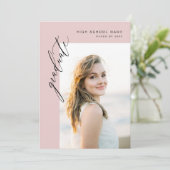 モダンなピンクの写真 卒業おめでとうカード 招待状 (スタンド正面)