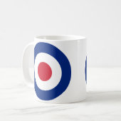 モダンなファッションイギリスはマグ-スクーター/スズメバチ--を設計します コーヒーマグカップ (正面左)