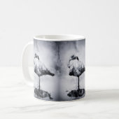 モダンなフラミンゴの黒と白の水彩画アート コーヒーマグカップ (正面左)