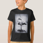 モダンなフラミンゴの黒と白の水彩画アート Tシャツ (正面)
