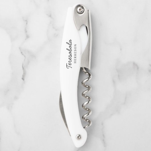 モダンなブライズメイドのためのミニマルスクリプトデザイン ソムリエナイフ (裏面)