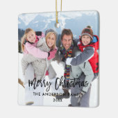 モダンなブラシの原稿のクリスマスの家族写真の正方形 セラミックオーナメント (左)