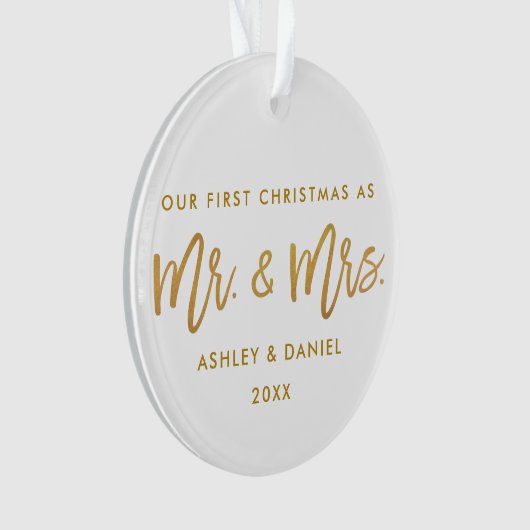 モダンなブラシの原稿の金ゴールドの初めてのクリスマスの氏夫人 オーナメント (正面)