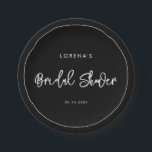 モダンなブラックのプリンセスシャワー ペーパープレート<br><div class="desc">パーティーのステーショナリーに大胆でトレンディなタイポグラフィを。シンプルでありながらエレガントなブラックとホワイトのテーマ。必要に応じてフォントと背景の色を変更可能。</div>