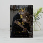 モダンなブラックゴールドの写真付き結婚式の保存日 箔招待状 (立ち正面)