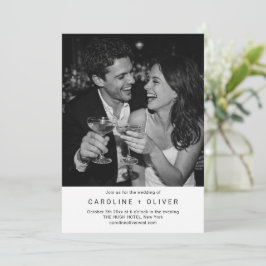 モダンなブラックタイポグラフィの結婚式フォト 招待状