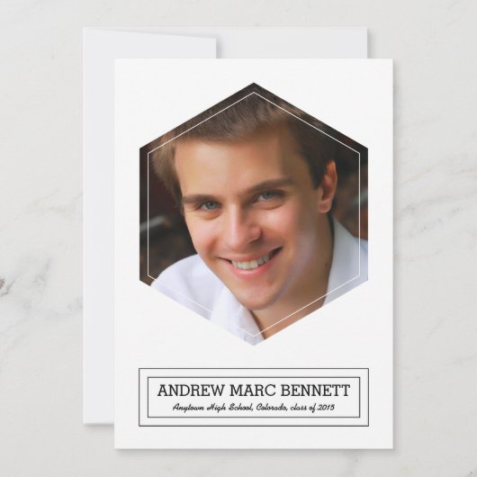 モダンなヘキサゴン1枚の写真を使った卒業おめでとうのご案内 案内状 (正面)