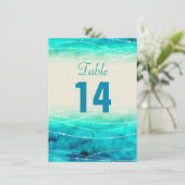 モダンなペイントの輝く海の結婚式テーブルナンバー 招待状 (スタンド正面)