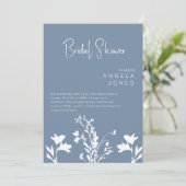 モダンなペリウィンクルホワイトワイルドフラワーズ ブライダルシャワー 招待状 (スタンド正面)
