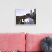 モダンなボールドタイポグラフィ カスタム カップル フォト キャンバスプリント (インサイチュ (リビング))