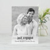 モダンなミニマリストのちょうど婚約したな写真のパーティー 招待状 (スタンド正面)