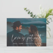 モダンなミニマリストスタイルの愛は忍耐強い結婚式の最新情報 案内状 (スタンド正面)