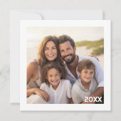 モダンなミニマルデザインのホワイトボーダー付3枚写真カード シーズンカード (正面)