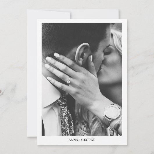 モダンなモノクロ写真 ウェディング ボールド タイポグラフィ セーブザデート (裏面)