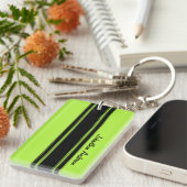 モダンなライムグリーンの競争は名前と縞で飾ります キーホルダー (正面右)