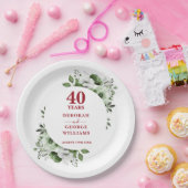 モダンなルビー 40周年 結婚記念日のグリーン  ペーパープレート (パーティー)