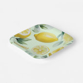モダンなレモンイエローの花のスクリプト ブライダルシャワー ペーパープレート (傾斜あり)