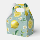 モダンなレモン ブルー フラワースクリプト ブライズシャワー フェイバーボックス (正面サイド)