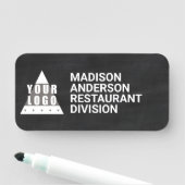 モダンなロゴの黒板の効果のカッコいいは消去を乾燥します 名札 (インサイチュ)