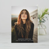 モダンなローズゴールド箔押しの洗練された卒業お礼カード 箔招待状 (立ち正面)