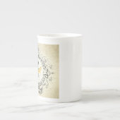 モダンなヴィンテージのフランスのな女王バチ ボーンチャイナマグカップ (正面)