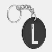 モダンな個人用太字のイニシャルと名前 キーホルダー (正面左)