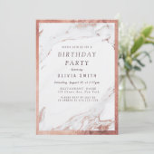 モダンな偽のローズゴールド大理石の誕生日パーティー 招待状 (スタンド正面)