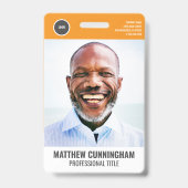 モダンな円形ロゴ  従業員の写真 名前 バーコード バッジ (正面)