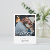 モダンな写真で婚約を知らせるカード 案内ポストカード (スタンド正面)