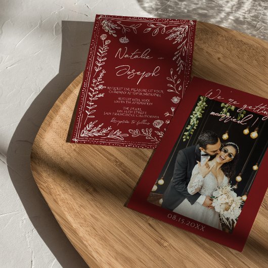 モダンな写真を使ったクラシカルな深紅と青の花柄の結婚式 招待状