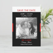 モダンな写真 黒と赤の結婚式 Save the Date 招待状 (スタンド正面)