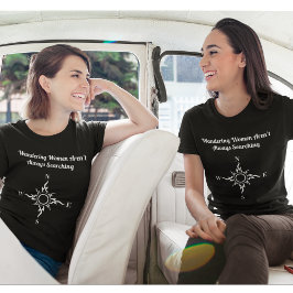 モダンな動機を与えるさまよえる女性のためのコンパス Tシャツ