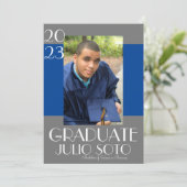 モダンな卒業タイポグラフィ 2023 フォト 招待状 (スタンド正面)