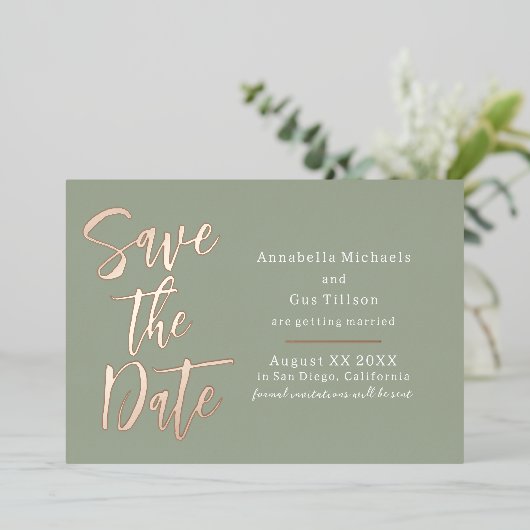 モダンな大きなフォントのセージグリーン・Save the Date 箔招待状 (立ち正面)