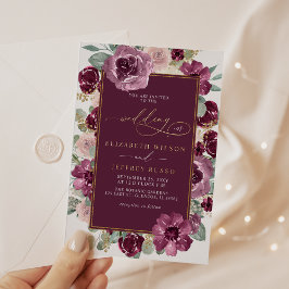 モダンな大人っぽい Plum Gold のボタニカル フラワー ウェディング 箔招待状