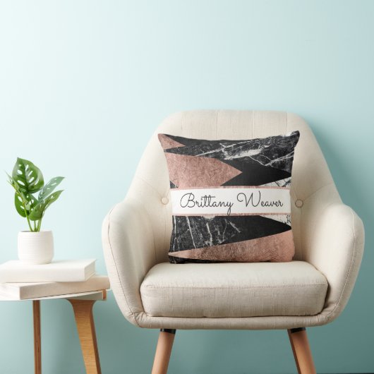 モダンな大理石のばら色の金ゴールドの黒の三角形のモノグラム クッション (椅子)