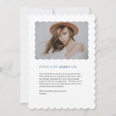 モダンな大胆な写真付き卒業発表 招待状 (裏面)