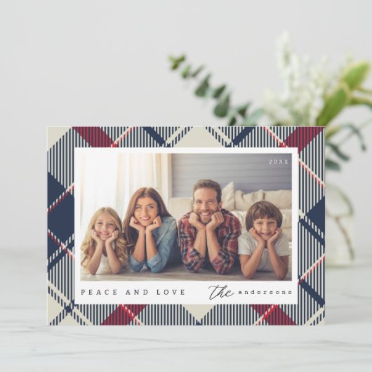 モダンな平和と愛のクリスマス家族写真 シーズンカード (スタンド正面)