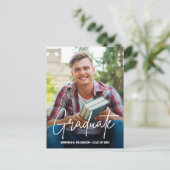 モダンな手書きスクリプト卒業生カスタム写真 案内ポストカード (スタンド正面)