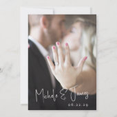 モダンな手書き風タイポグラフィを使用したミニマルな結婚式の延期案内状 招待状 (裏面)