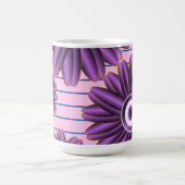 モダンな抽象フラワーデザインの紫の花柄 コーヒーマグカップ (中央)