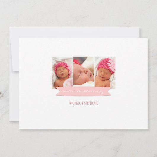 モダンな旗の女の赤ちゃんの写真の誕生の発表 案内状 (裏面)