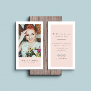 モダンな最小主義の粋なタイポグラフィの写真撮影 名刺