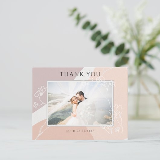 モダンな桃色のブッシュ ボタニカル ウェディング サンクス ポストカード (スタンド正面)