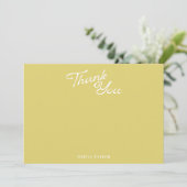 モダンな極簡主義の黄色のレトロスクリプト ベビーシャワー サンキューカード (スタンド正面)