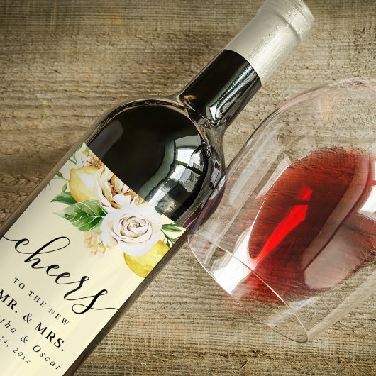 モダンな水彩パステルイエローレモンと葉 ワインラベル