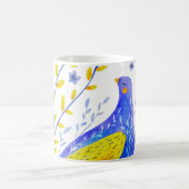 モダンな水彩画の青と黄色の鳥アート コーヒーマグカップ (中央)